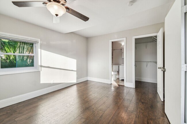 Building Photo - Charming 3 bed 2 bath North Kenwood home w...