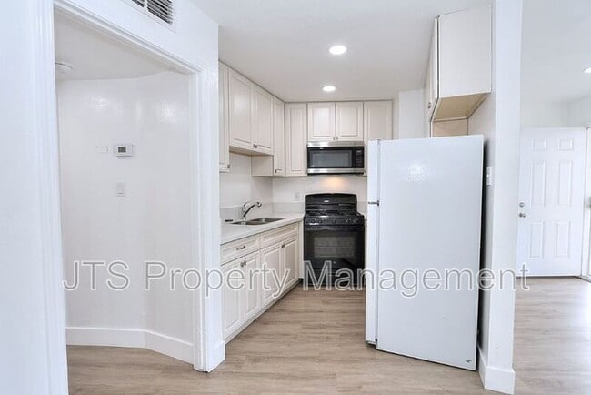 Building Photo - 10524 Croetto Way