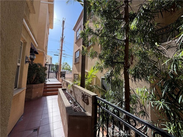 Building Photo - 574 E Palm Ave