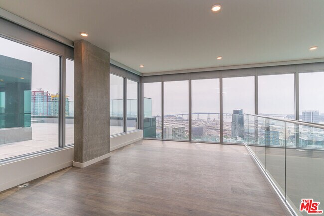 Building Photo - 601 Eleventh Ave