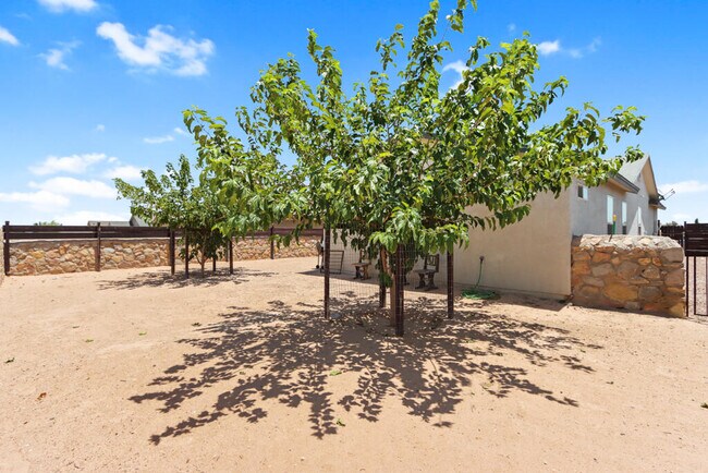 Building Photo - 845 Villa Seca Dr