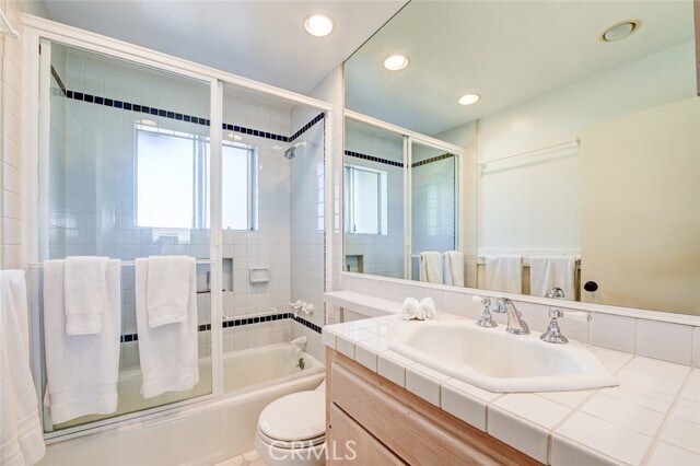 Building Photo - 1021 Gaviota Dr