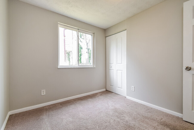 Building Photo - 3 Bedroom Atlanta Home