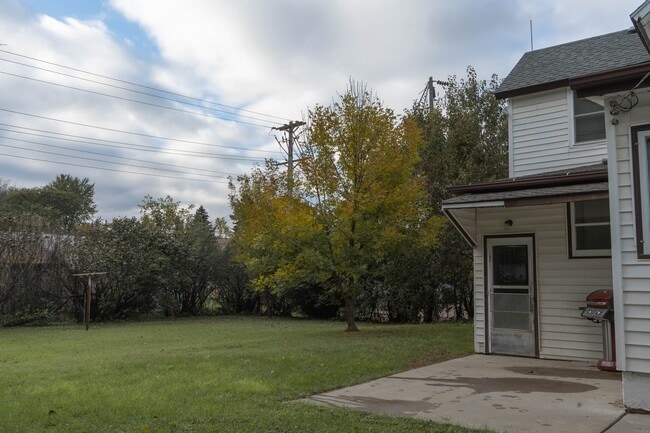 Building Photo - 2517 S Duluth Ave