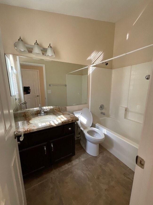 Building Photo - Great 1 story home, 3brs, 2bth, 2cg, RV Gate