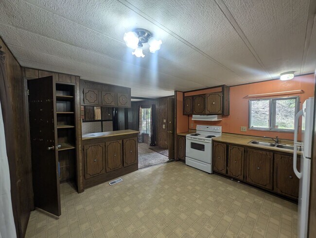 Building Photo - 2 Bed 2 Bath in Usk
