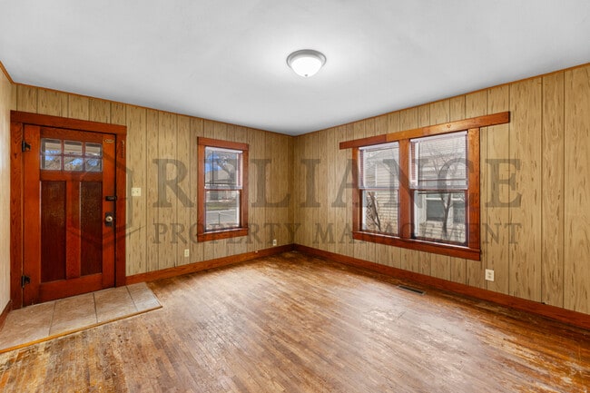 Building Photo - 118 S Sedgwick St