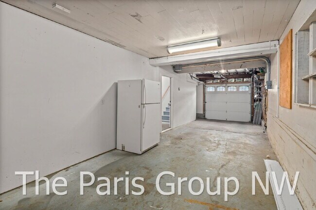 Building Photo - Delightful Magnolia 4br Remodel * Walkable Salmon Bay Location, Central Yet Quiet