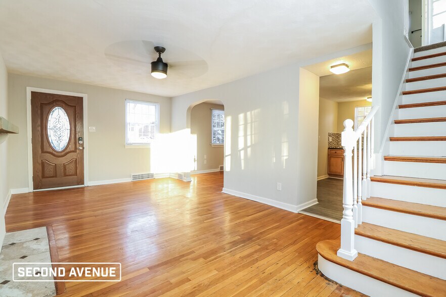 Building Photo - 3107 Elroy Ave