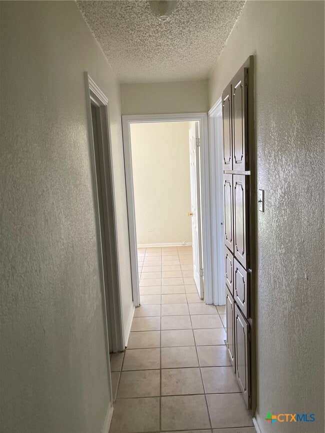 Building Photo - 2403 Hunt Dr