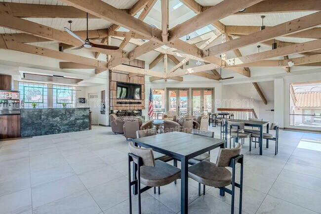 Building Photo - 9708 E Vía Linda