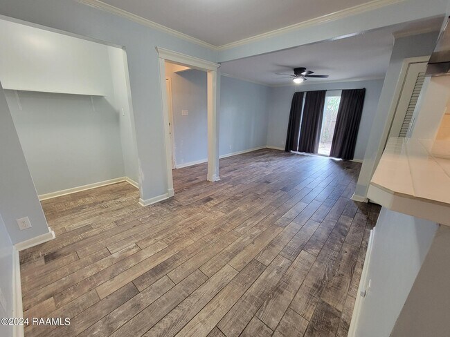 Building Photo - 220 Doucet Rd
