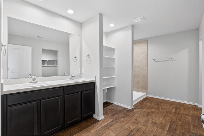 Building Photo - Beautiful 4 Bed Home in Mill Creek Estates | Open Floor Plan + Appliances Included!