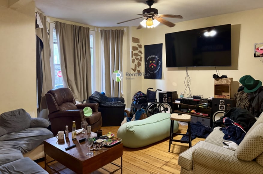 Building Photo - 731 Parker St