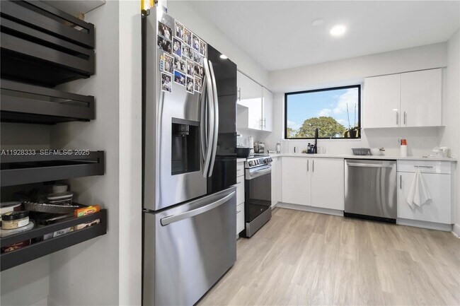 Building Photo - 3475 Emerald Oaks Dr