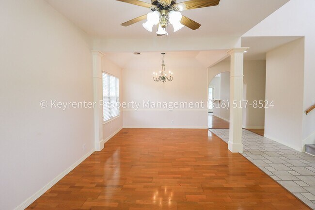 Building Photo - 4 Bed | 2 Bath in Broken Arrow!