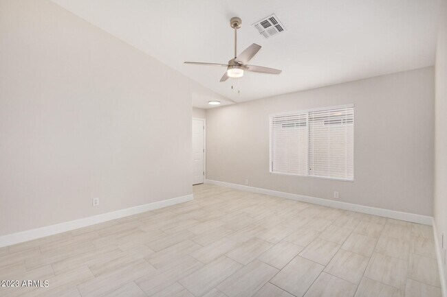 Building Photo - 11211 W Heatherbrae Dr