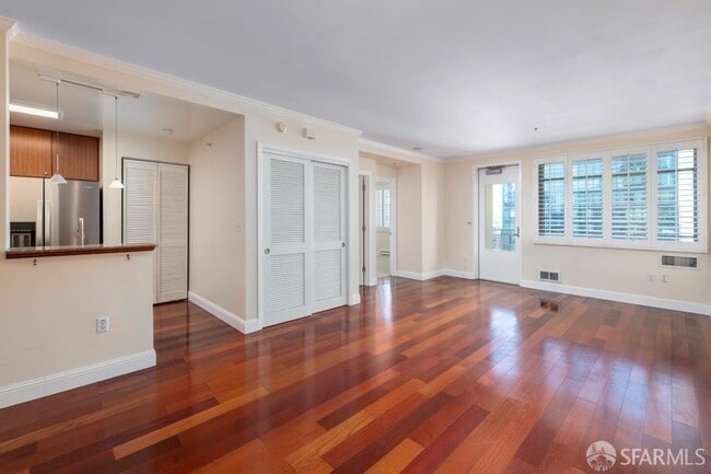 Primary Photo - 246 2nd St