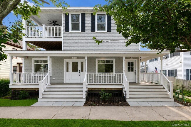 Building Photo - 413 1st St