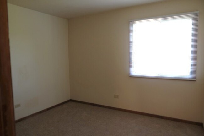 Building Photo - 4120 Williamsburg Ct