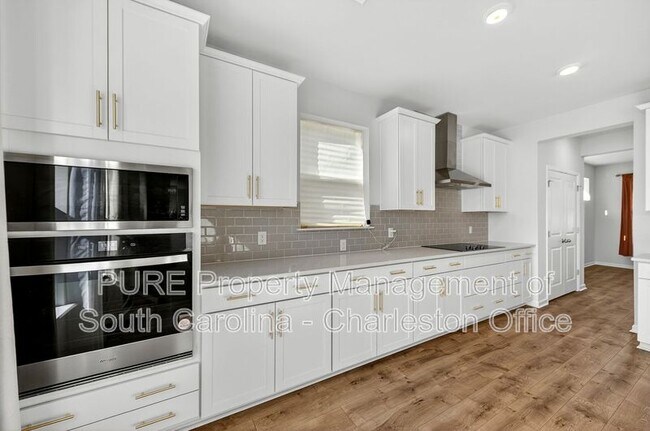 Building Photo - 102 Winding Grv Ln