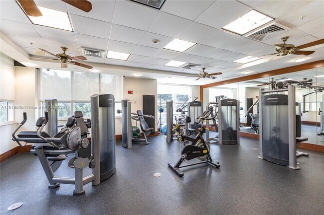 Building Photo - 19501 W Country Club Dr