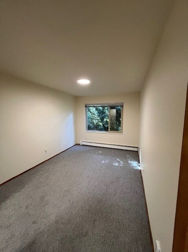 Interior Photo - Wakefield Manor 1 bed with renovated kitchen