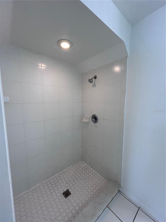 Building Photo - 2608 Spring Hill Dr