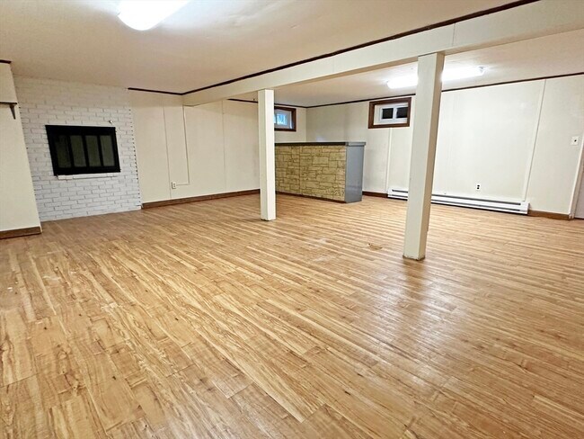 Building Photo - 37 New Haven St