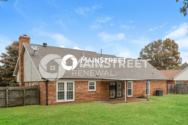 Building Photo - 3 Bedroom Pet-Friendly Home in MEMPHIS, TN with Main Street Renewal