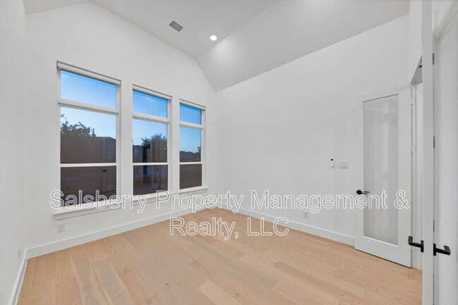 Building Photo - 1790 Coopers Hawk Dr