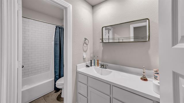 Building Photo - 2357 Longspur Dr