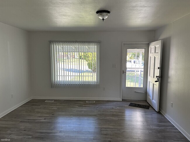 Building Photo - 3 br, 1 bath House - 1605 Susan Jane Court