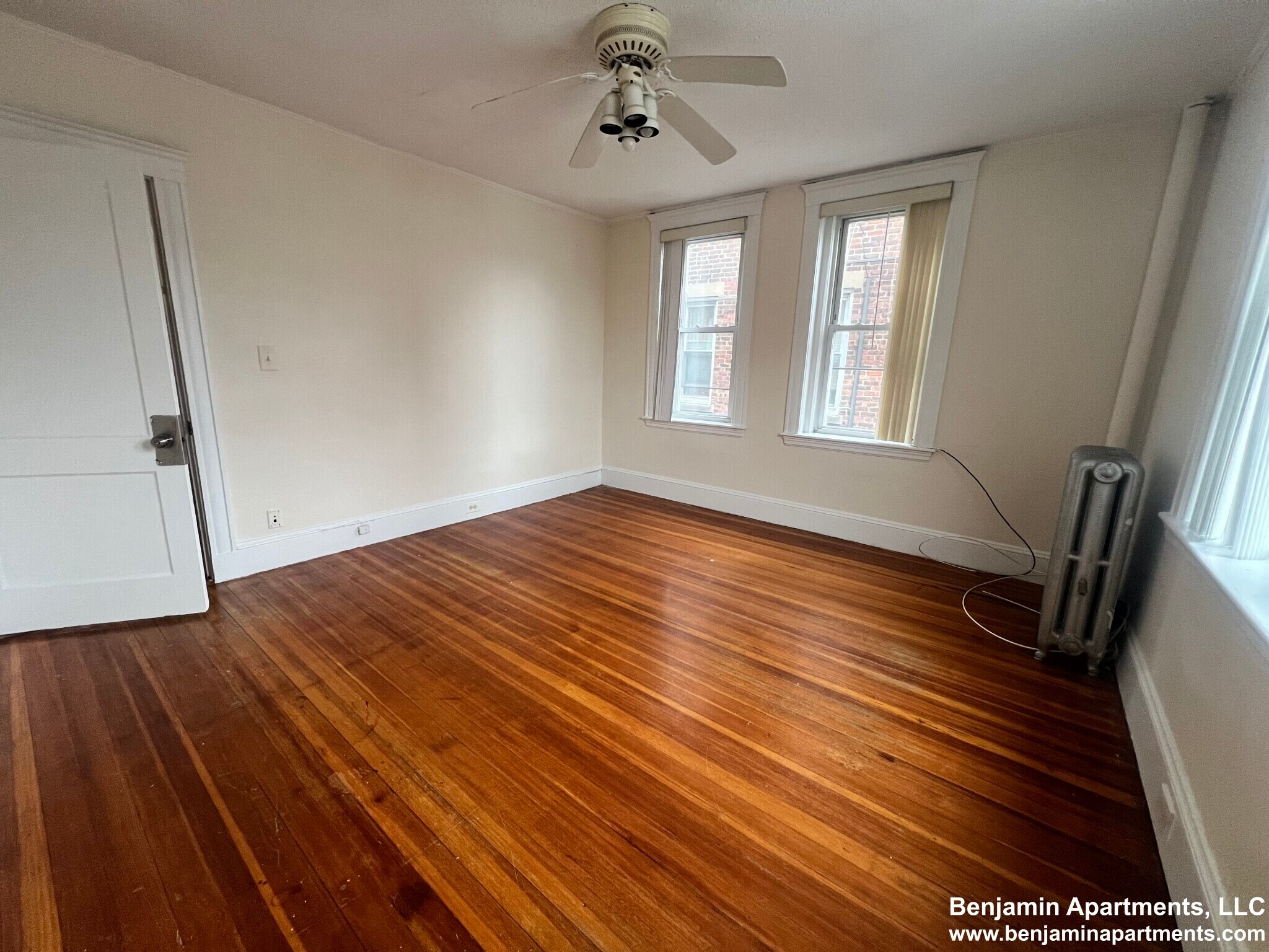 Building Photo - 15 Barrows St