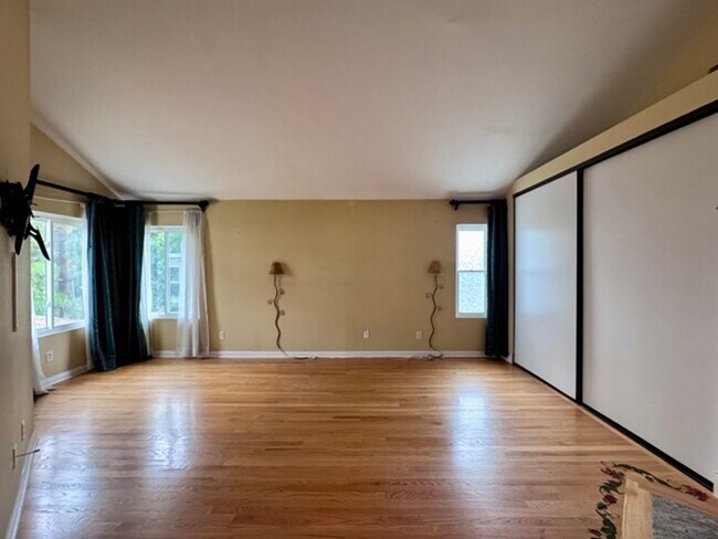 Building Photo - 5 bedroom South Temecula home with a Pool ...