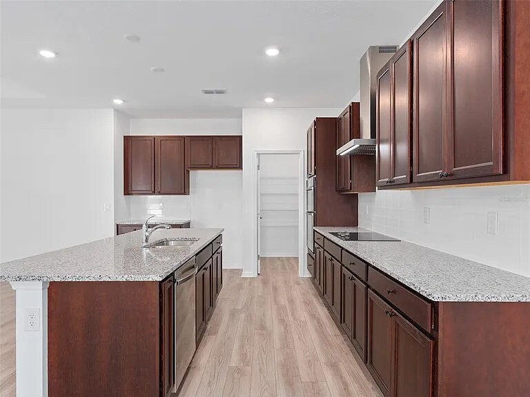 Building Photo - 772 N Central Ave