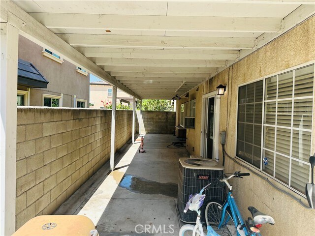 Building Photo - 4238 La Rica Ave