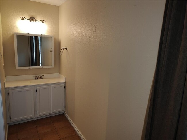 Building Photo - 1210 Gingerlily Cove