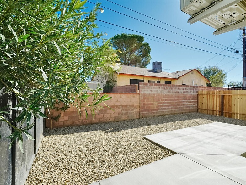 Building Photo - 44736 Gadsden Ave