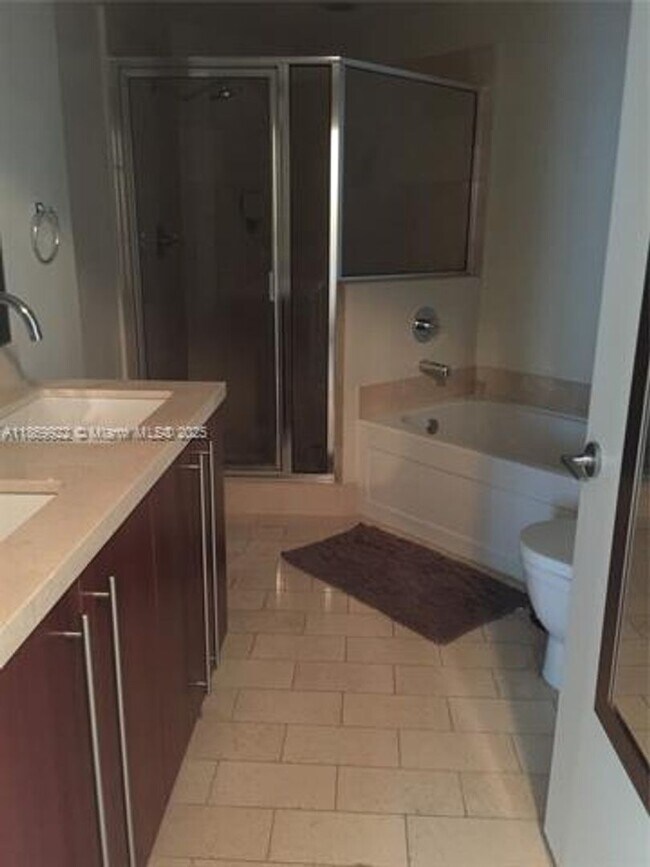 Building Photo - 79 SW 12th St unit 1406-S (A11869922)
