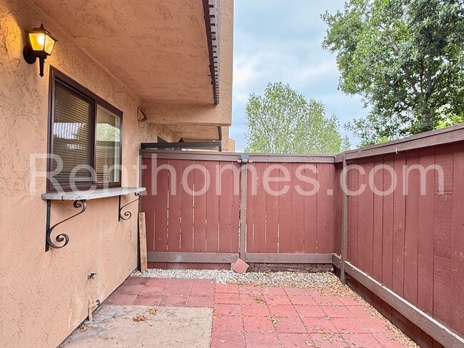 Building Photo - 9405 Gold Coast Dr