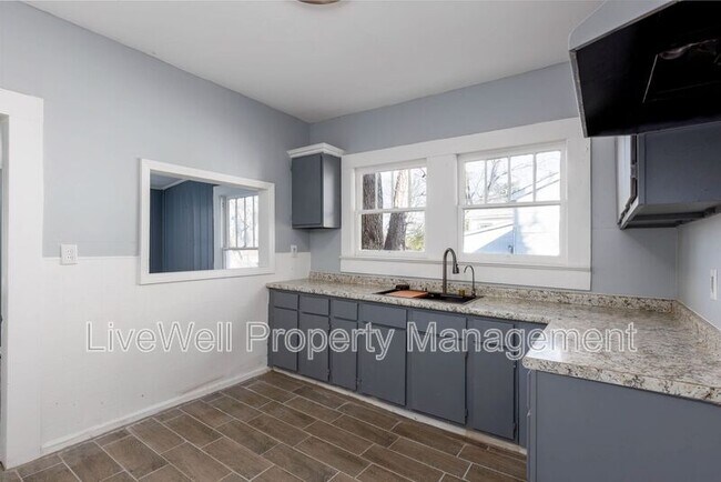 Building Photo - 1514 31st St Ensley