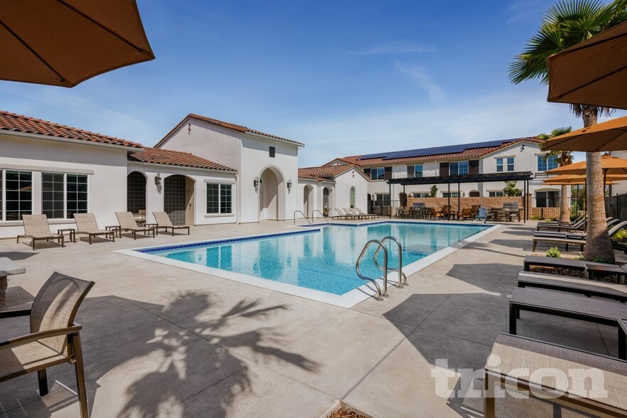 Building Photo - 10568 Vina Ct