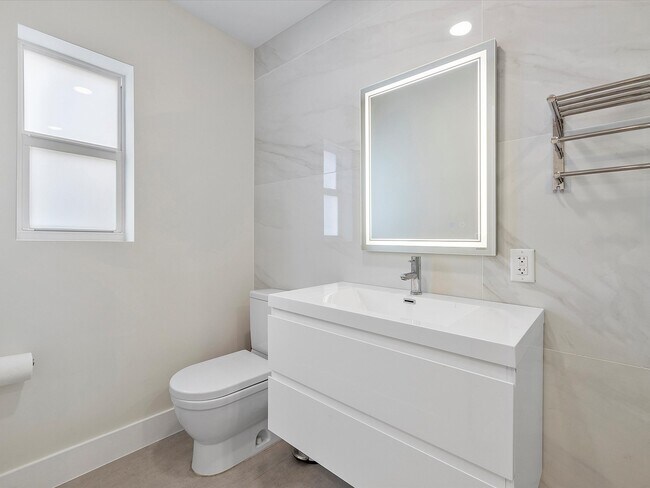 Building Photo - 203 NE 107th St