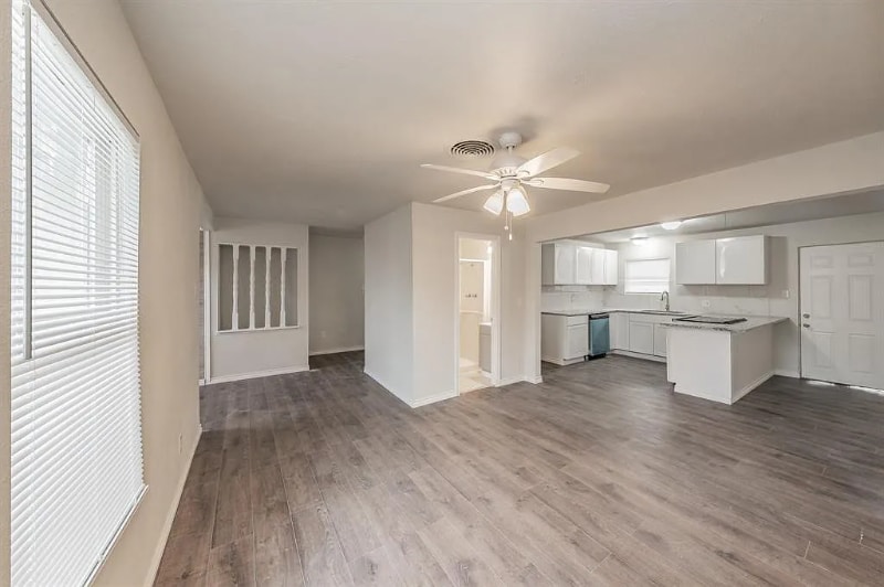 Building Photo - 8322 Campanella Dr