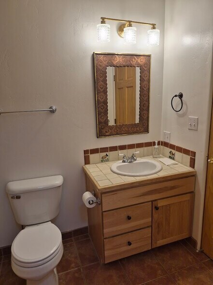 Building Photo - 512 Acoma St