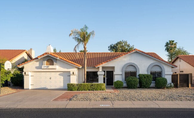 Building Photo - 5655 E Anderson Dr