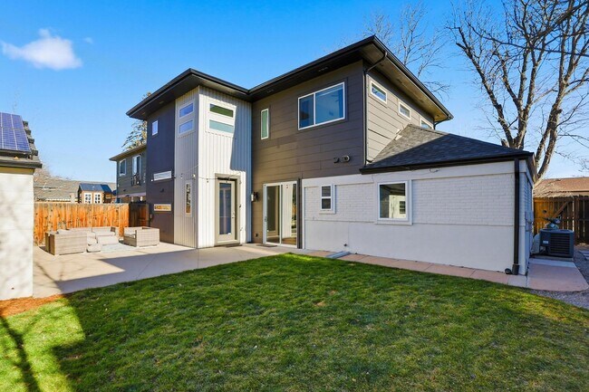 Building Photo - 4 blocks to Sloans Lake! immaculate home with large yard and garage