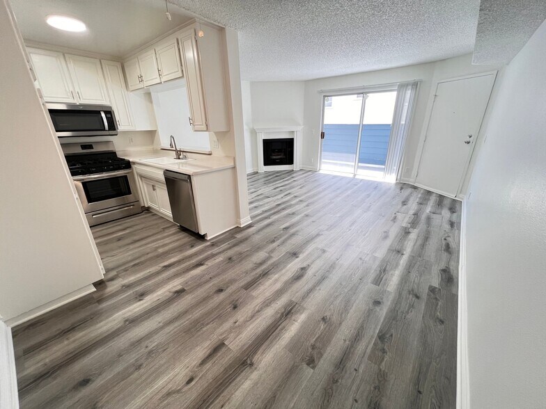 Building Photo - 4648 Fulton Ave