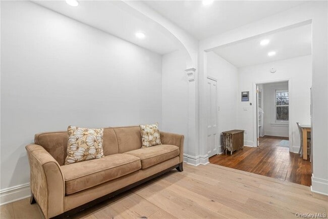 Building Photo - 1166 North Ave